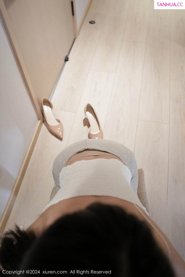   [XiuRen]高清写真图 2024.05.17 No.8557 晚苏susu 丝袜美腿第57张图片